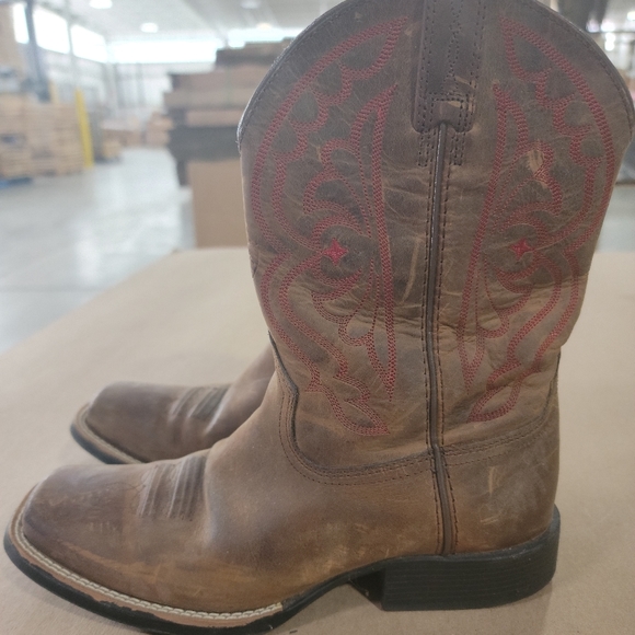 Boots - Picture 2 of 3